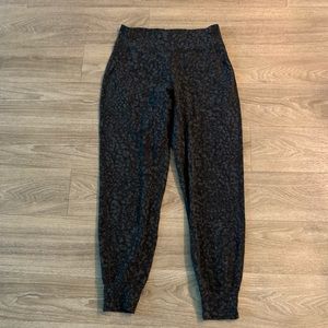 lululemon Align Joggers - Size 8